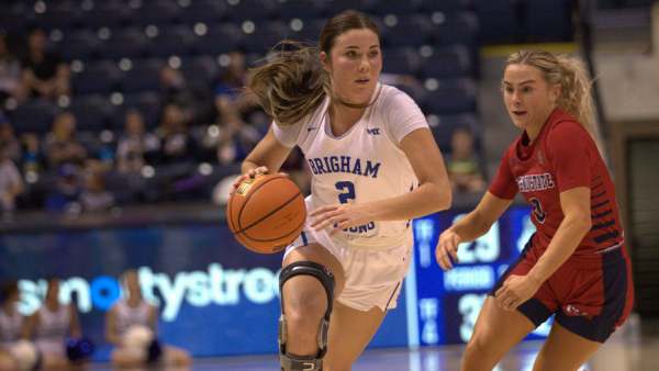 BYU Women S Basketball Defeats Fresno State Led By Cavinder Twins