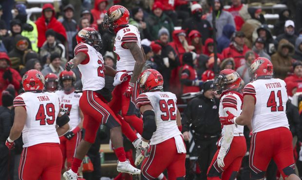 The Utah defense celebrates after stopping a fake point try during the University of Utah football ...