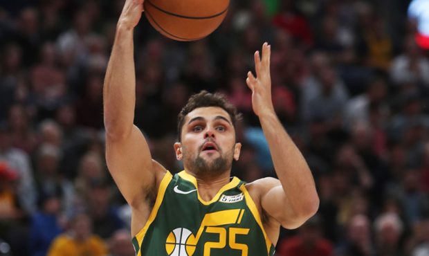 Utah Jazz guard Raul Neto (25) goes up for a layup as the Utah Jazz and the Los Angeles Clippers pl...
