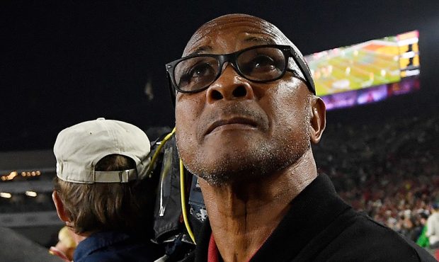 Lynn Swann, athletic director of USC, reacts late in the second half during the college football ga...
