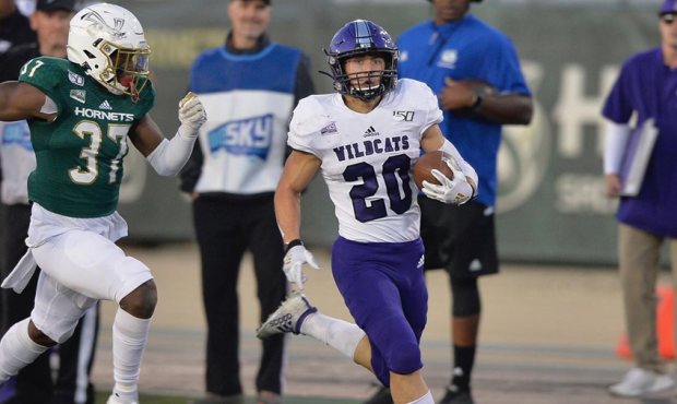 Josh Davis Runs His Way Up Weber State's All-Time Rushing List In Win