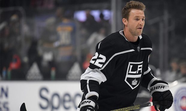 Trevor Lewis #22 of the Los Angeles Kings warms up before the game against the Buffalo Sabres at St...