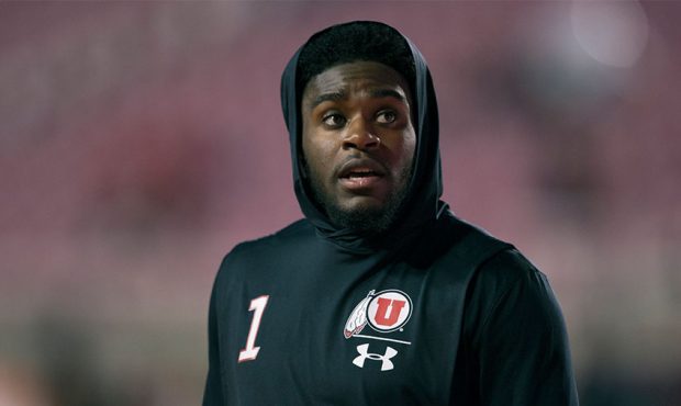 Jaylon Johnson #1 of the Utah Utes warms up before their game against the California Bears at Rice-...