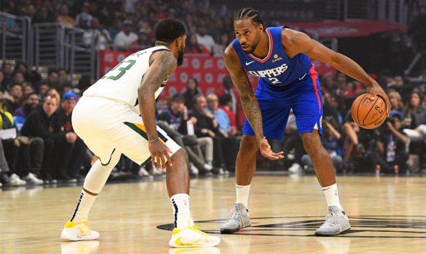 Los Angeles Clippers Forward Kawhi Leonard (2) looks to drive to the basket during a NBA game betwe...