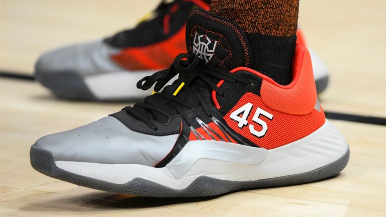 Grit niettemin bedenken Donovan Mitchell Wears Special Shoes For MLK Day Game Against Pacers