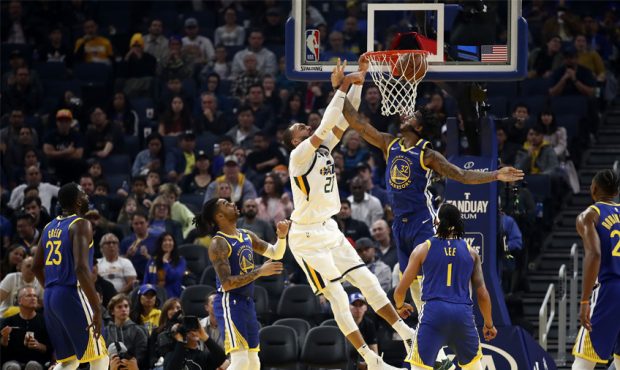 Rudy Gobert Overpowers Warriors With Five Dunks In First Half