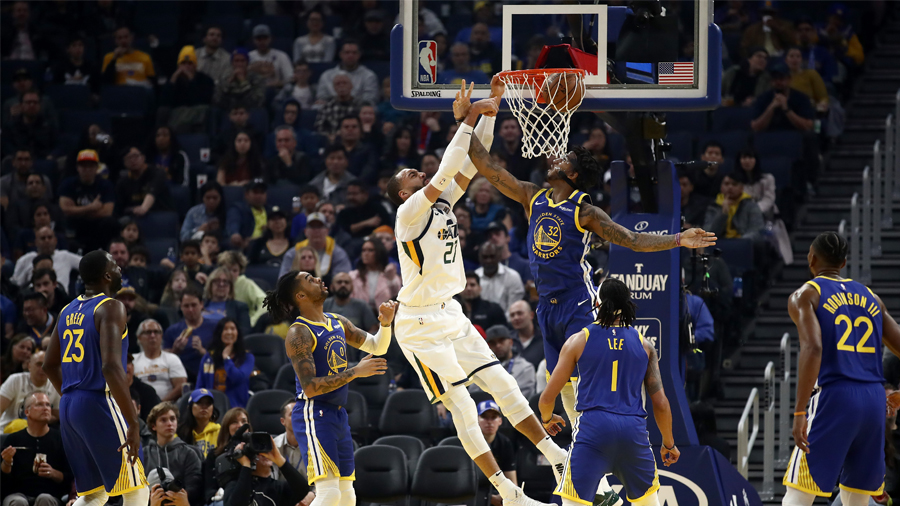 Rudy Gobert Powers His Way To Hoop, Dunks Over Warriors