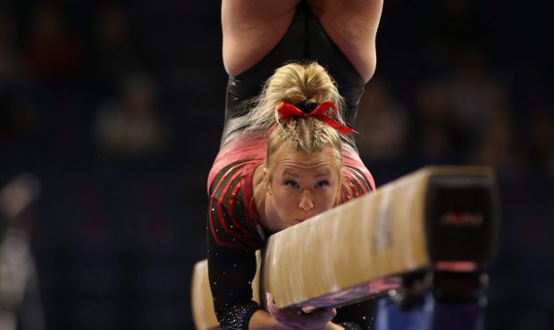 Perfect 10 Routine Helps No. 3 Utah Gymnastics Stun UCLA
