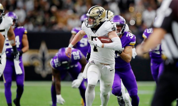 Reports: Saints Placing First-Round Tender on QB Taysom Hill