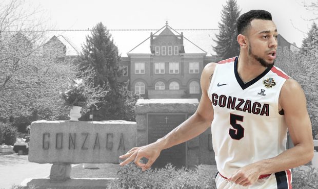Nigel Williams-Goss #5 of the Gonzaga Bulldogs handles the ball against Duane Notice #10 of the Sou...