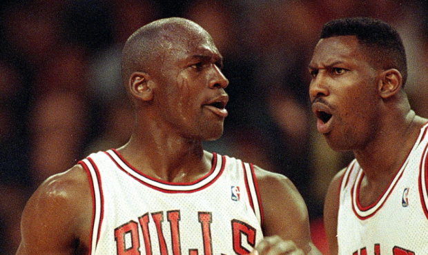 Chicago Bulls - Michael Jordan - Cliff Levingston...