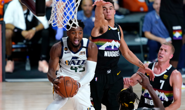 Donovan Mitchell Dishes Spinning Assist To Georges Niang For Wide-Open Three-Pointer