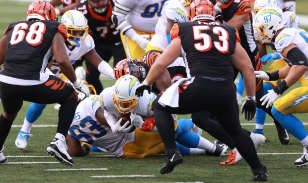 Former Aggies Linebacker Nick Vigil Scoops Up Fumble During Chargers' Win Over Bengals