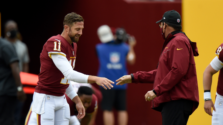 Chiefs cheer on former QB Alex Smith