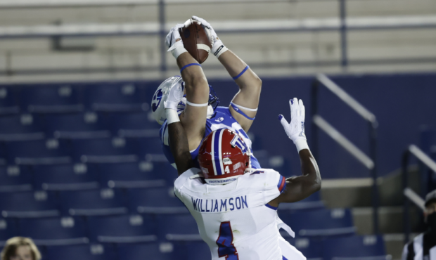 Zach Wilson Throws Excellent Pass To Carter Wheat For BYU Tight End's First TD