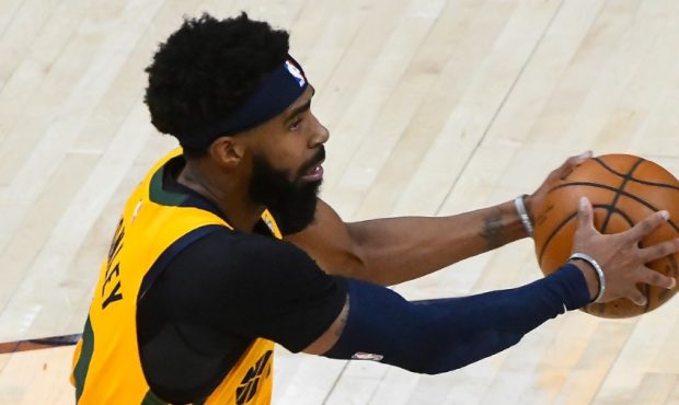 Jazz Guard Mike Conley Exits Hornets Game With Right Hamstring Tightness