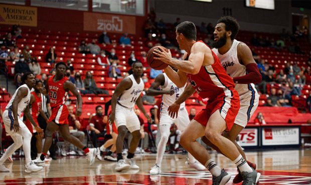 Dixie State Ends First Division I Season With Loss To New Mexico State