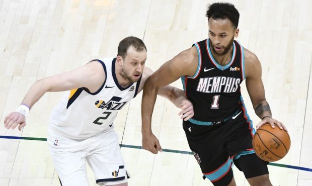 Utah Jazz guard Joe Ingles and Memphis Grizzlies guard Kyle Anderson (Photo by Alex Goodlett/Getty ...