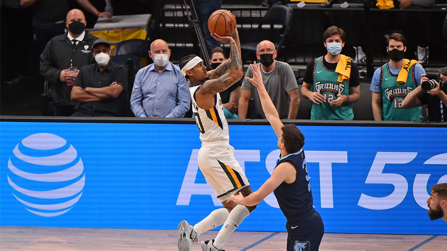Jordan Clarkson Catches Fire During Second Half Of Jazz/Hawks Game