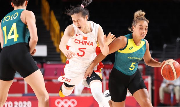 Leilani Mitchell - Australia Basketball vs. China...