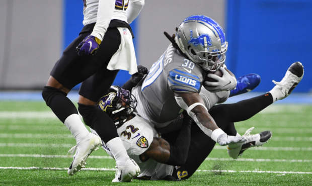 Lions RB Jamaal Williams Loses Helmet After Fighting For Touchdown