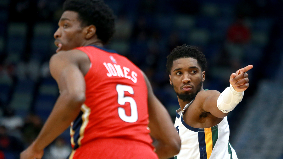 Jazz Guard Donovan Mitchell Puts Pelicans' Herb Jones On Skates With Crossover