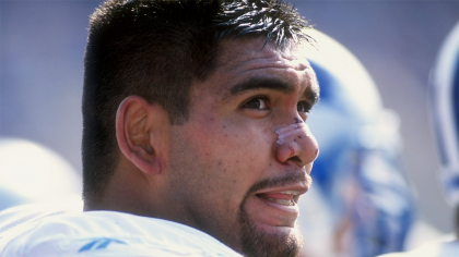 4 Oct 1998: Defensive tackle Luther Elliss #94 of the Detroit Lions looks on during a game against ...