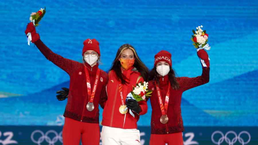 Silver medallist Cassie Sharpe of Team Canada (L) and Bronze medallist Rachael Karker - Beijing 202...