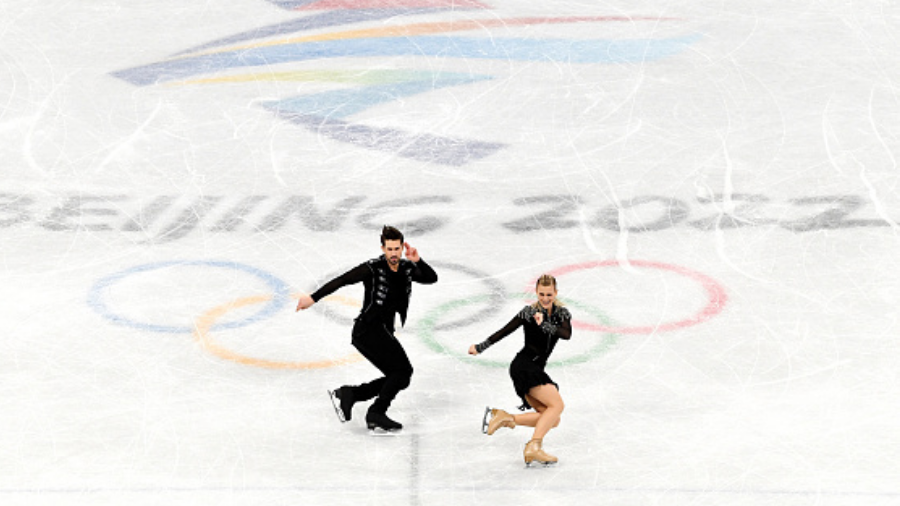 BEIJING, CHINA - FEBRUARY 04: Madison Hubbell and Zachary Donohue of Team United States skate in th...