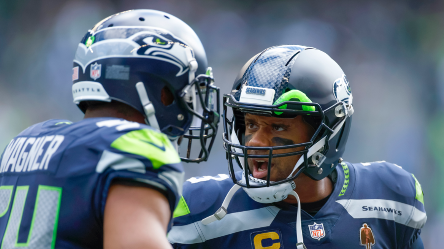 Report: Russell Wilson Recruiting Bobby Wagner To Join Broncos