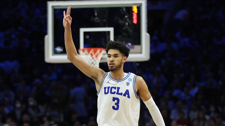 Johnny-Juzang-UCLA-first-points...