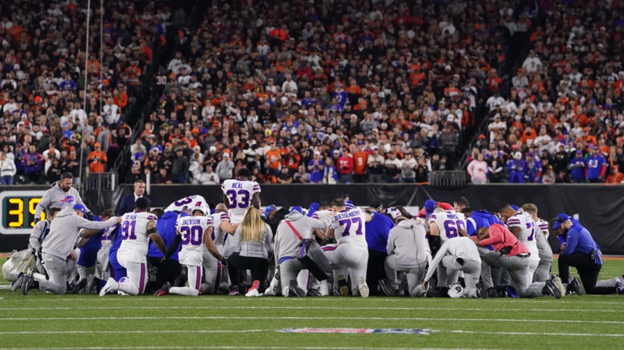 NFL Players React After Damar Hamlin Collapses, Monday Night Football Gets Postponed