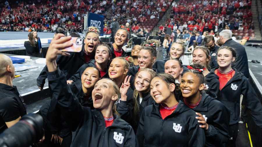Utah-Gymnasts-Take-Selfie-After-Threepeating-As-Pac-12-Champions...