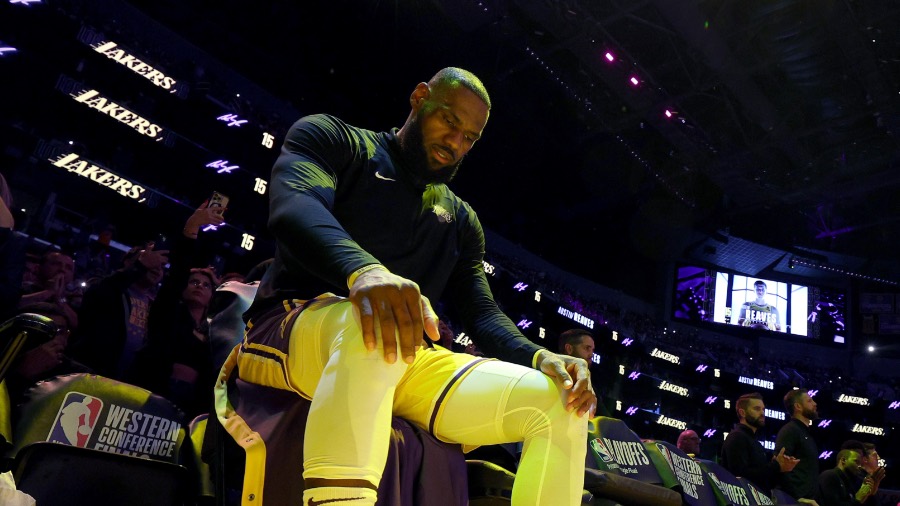 Lakers Hoping LeBron James Decides To Continue Career After Playoff Elimination
