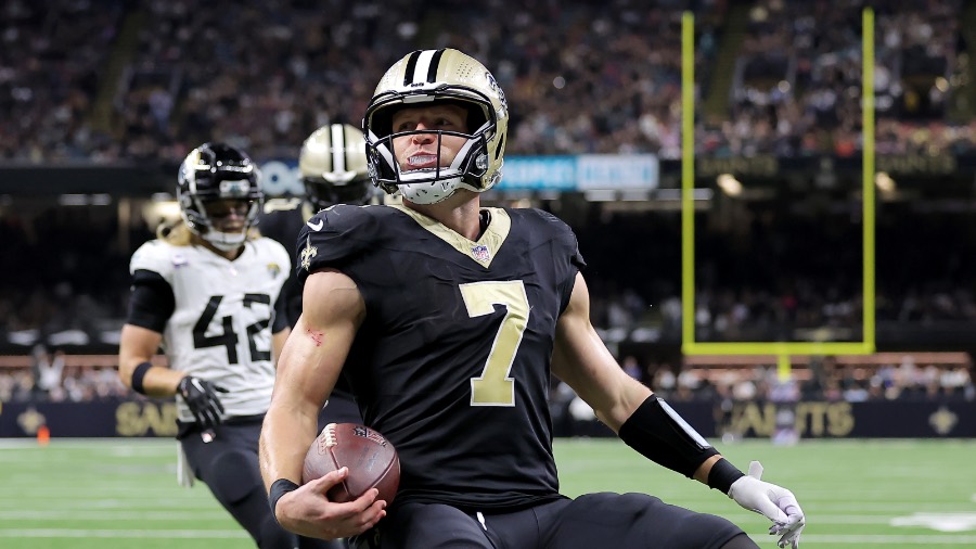 Taysom Hill Scores First Touchdown Of Season On Thursday Night Football