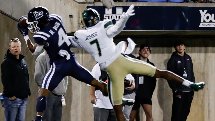 Micah Davis Breaks Free For Long Utah State Touchdown