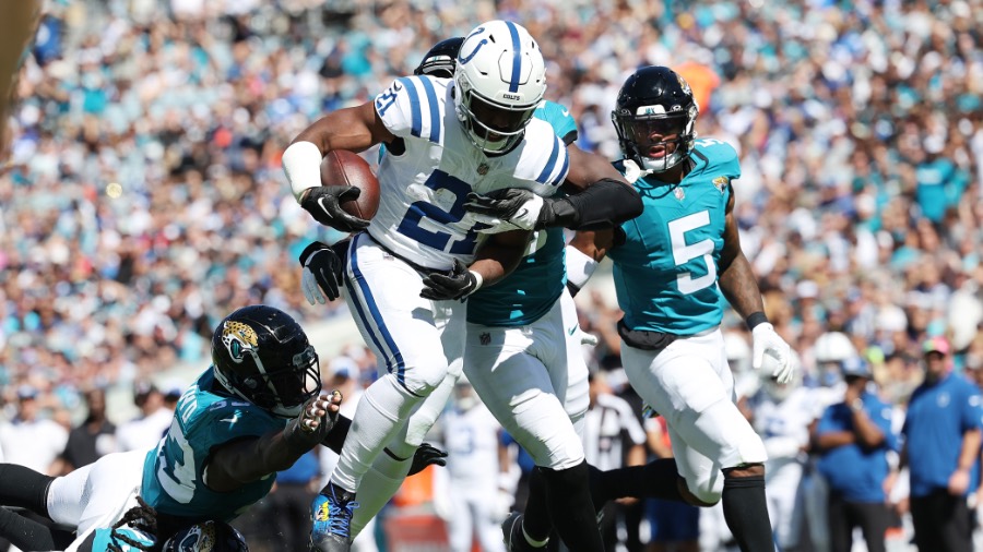Colts RB Zack Moss Powers Across Goal Line For Touchdown Against Jaguars