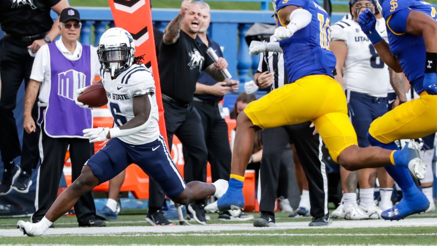 Davon Booth Scampers For Touchdown, Utah State Leads Late
