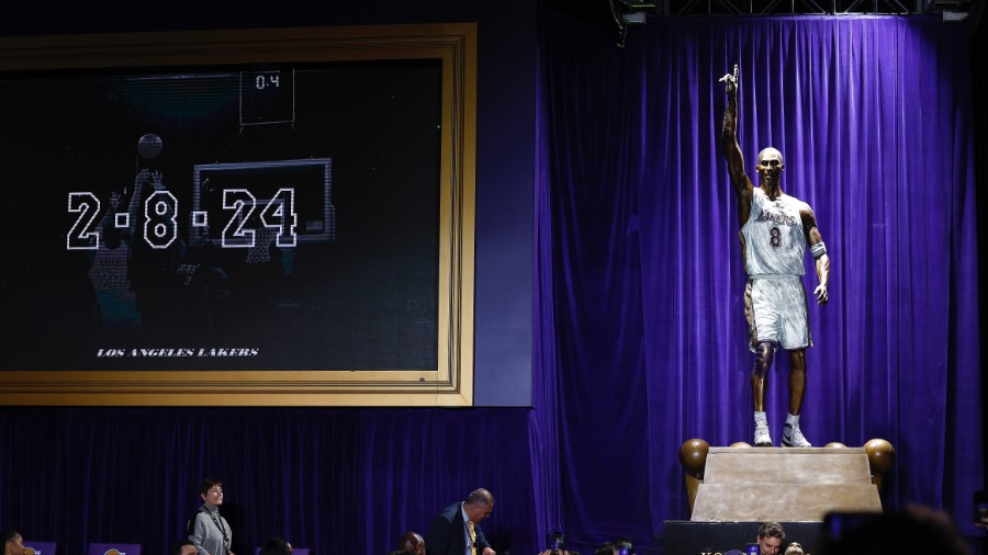 Kobe-Bryant-Statue-Los-Angeles-Lakers-NBA...