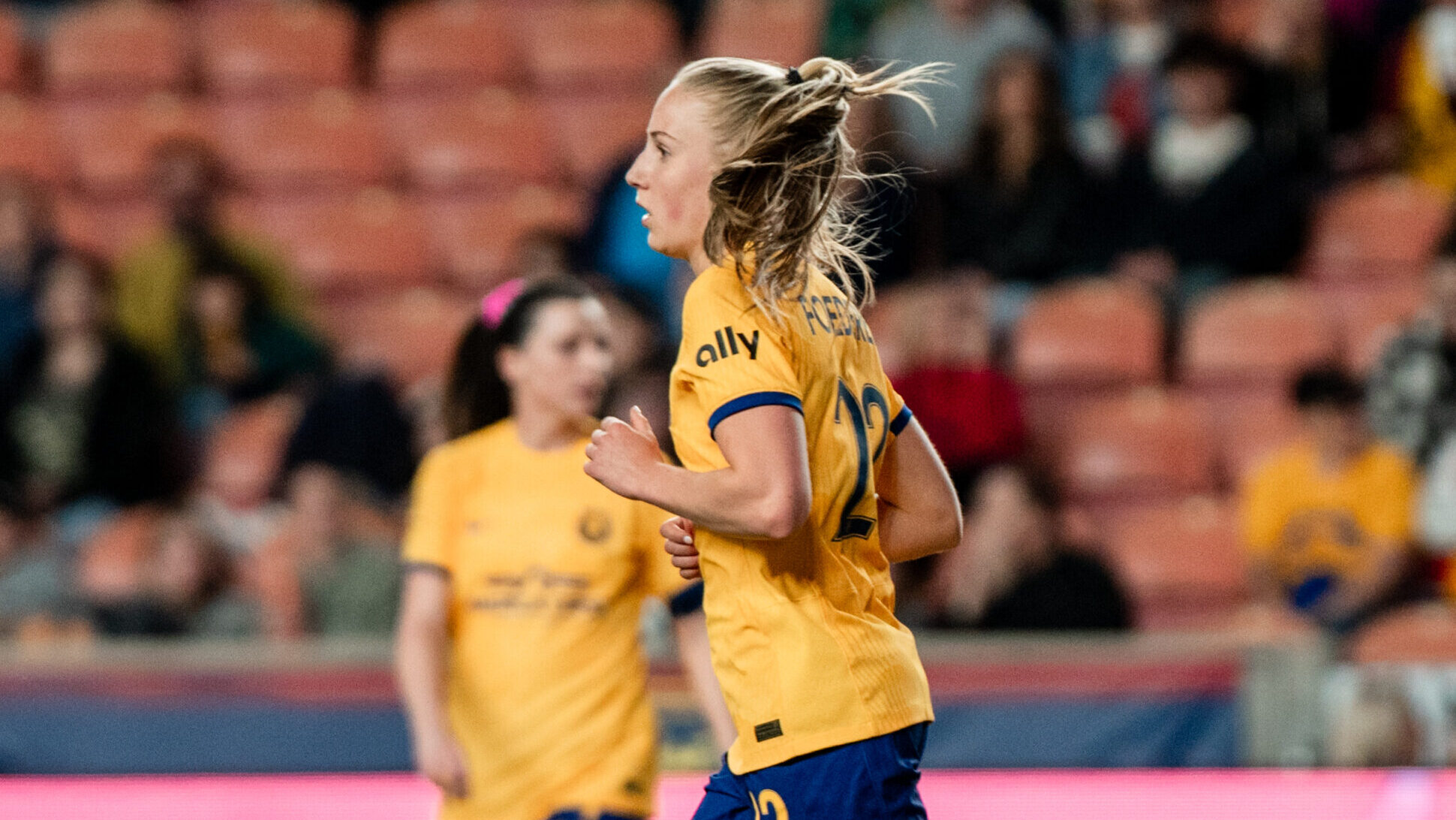 Dana Foederer Scores First NWSL Goal To Drop Angel City Lead To One