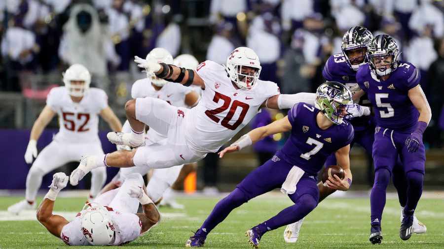 sam-huard-plays-in-apple-cup-for-washington...