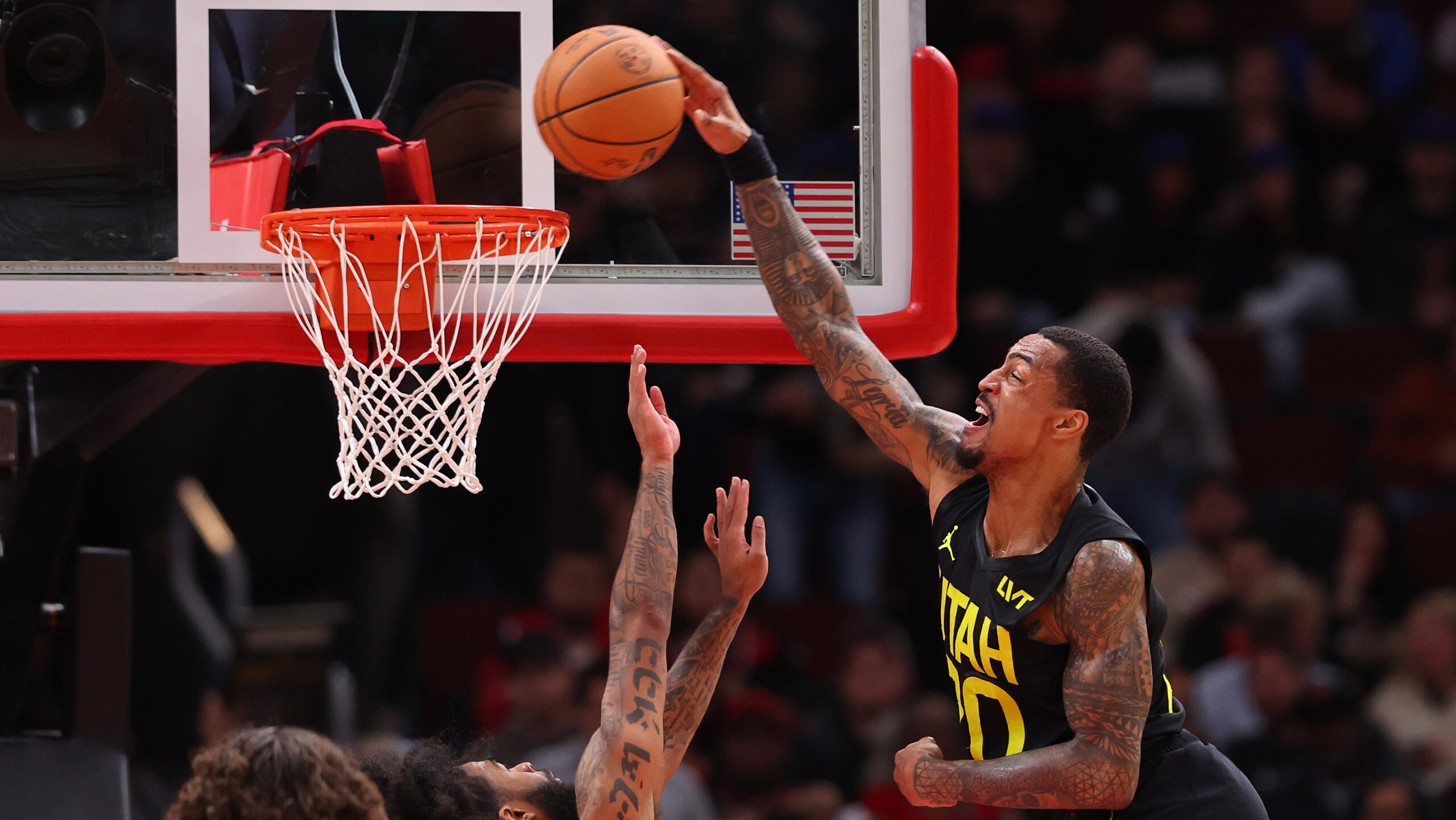 John Collins Charges To Rim Posterizes Bulls Defender